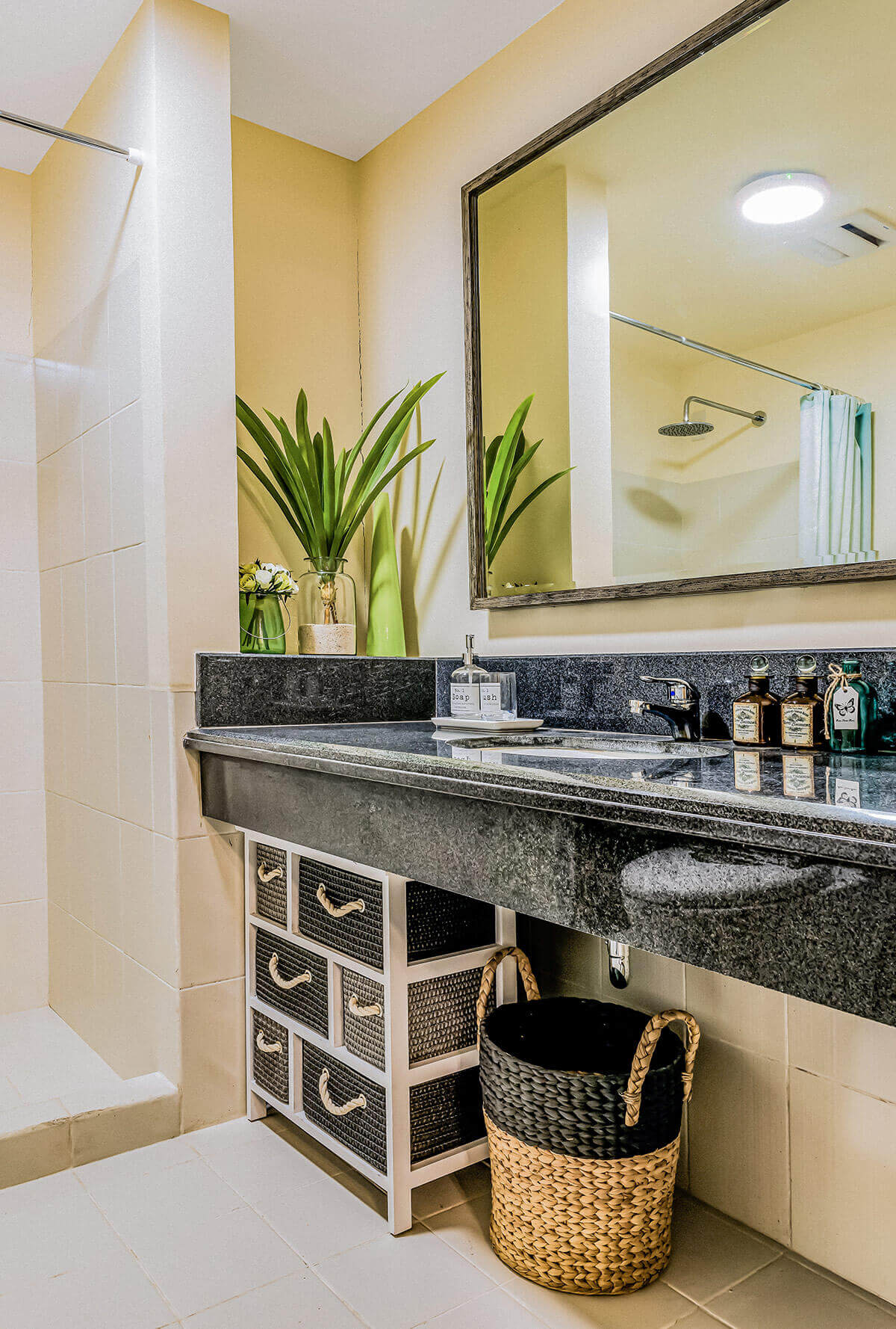 Bathroom Classic Neutral