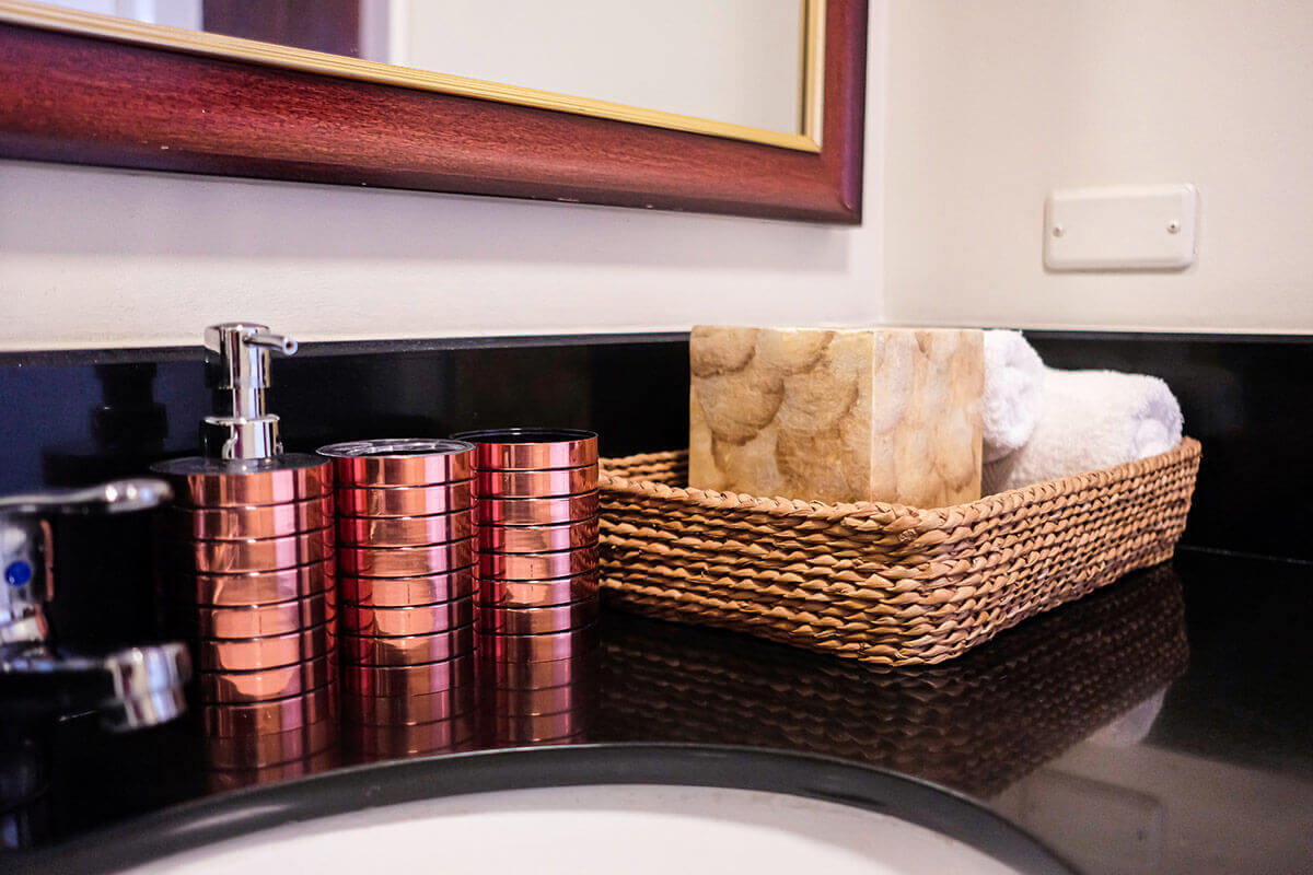 11 Beautiful Colors to Choose From for Your Condo’s Bathroom