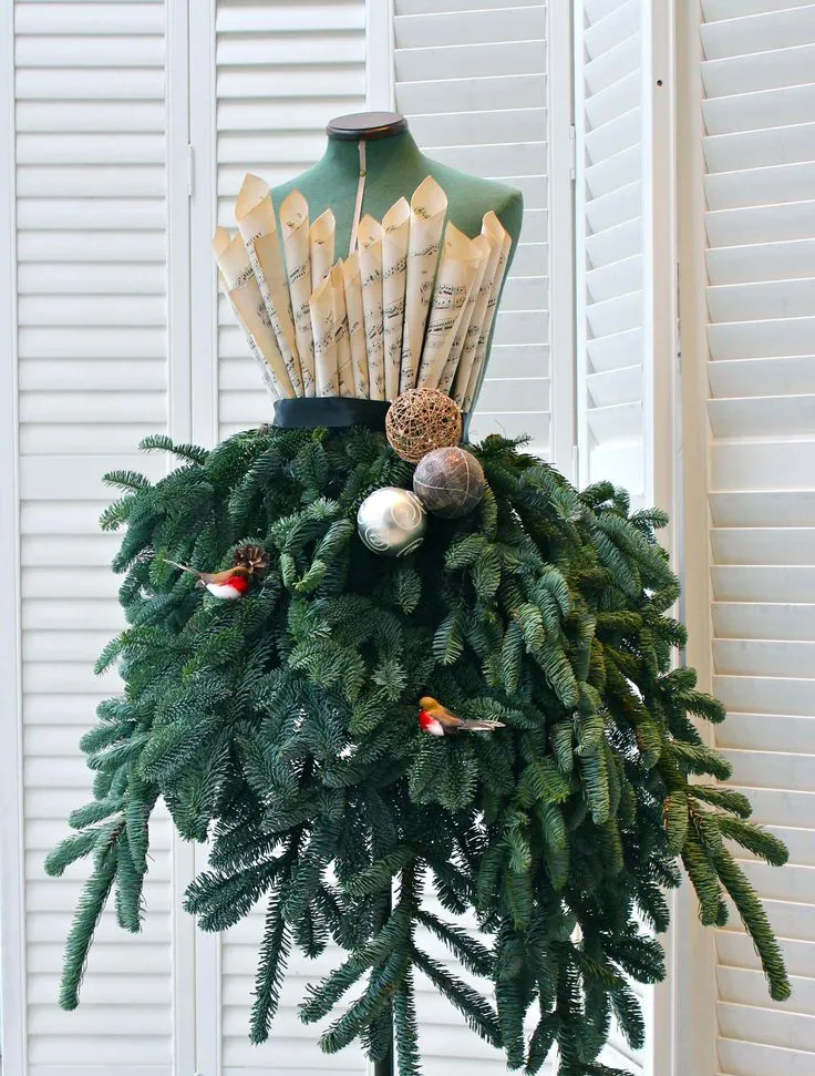 Weekend Condo Project: Never-Before-Seen DIY Christmas Trees