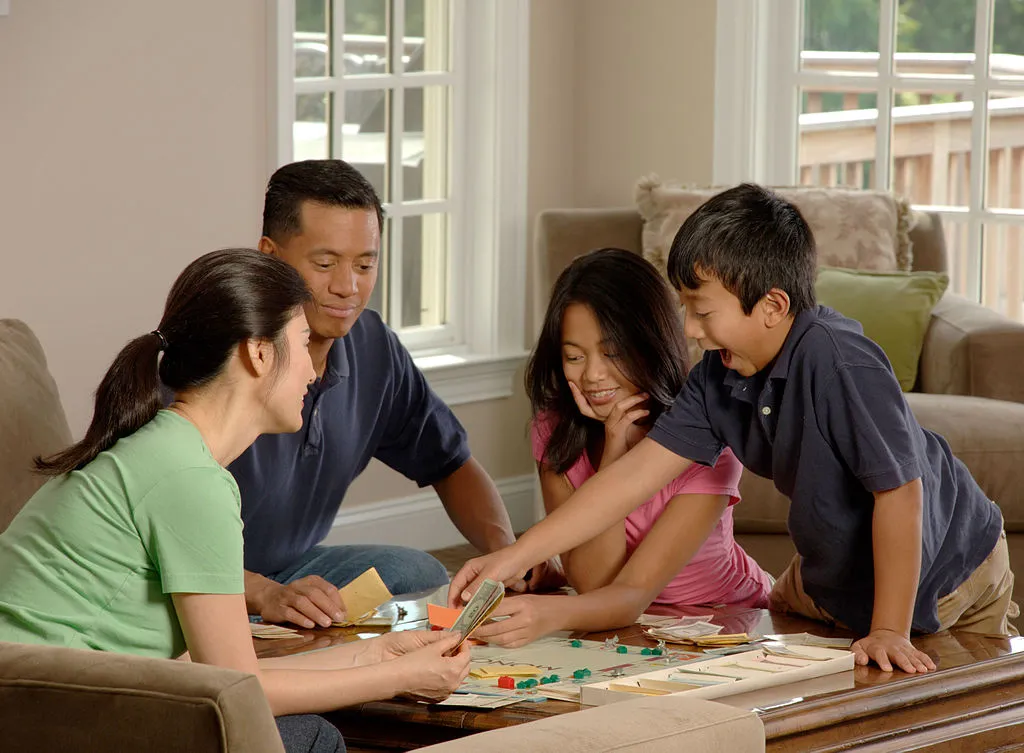 8 Wi-Fi-less Ways to Celebrate Family Day in the Condo 