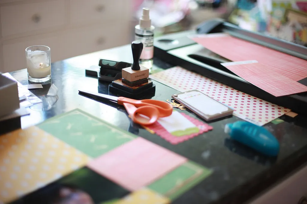 Packing Up Your Holiday Home Decors In Style