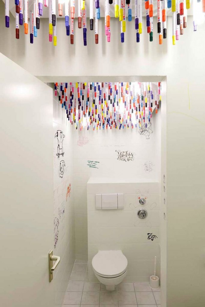 creative condo bathroom