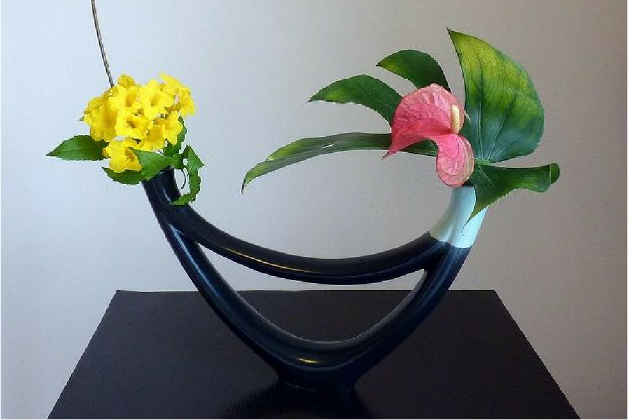 Minimalist Condo Freestyle Ikebana