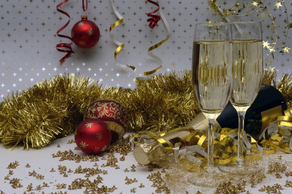 tinsels garlands box fillers