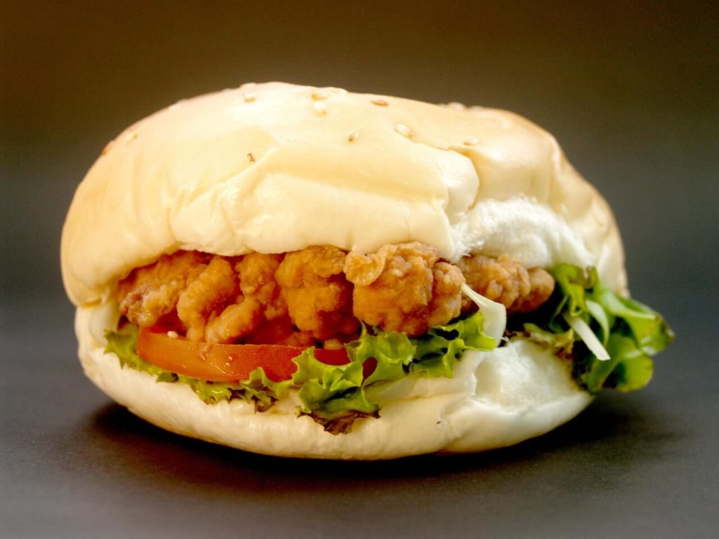 Mushy chicken hamburger with lettuce