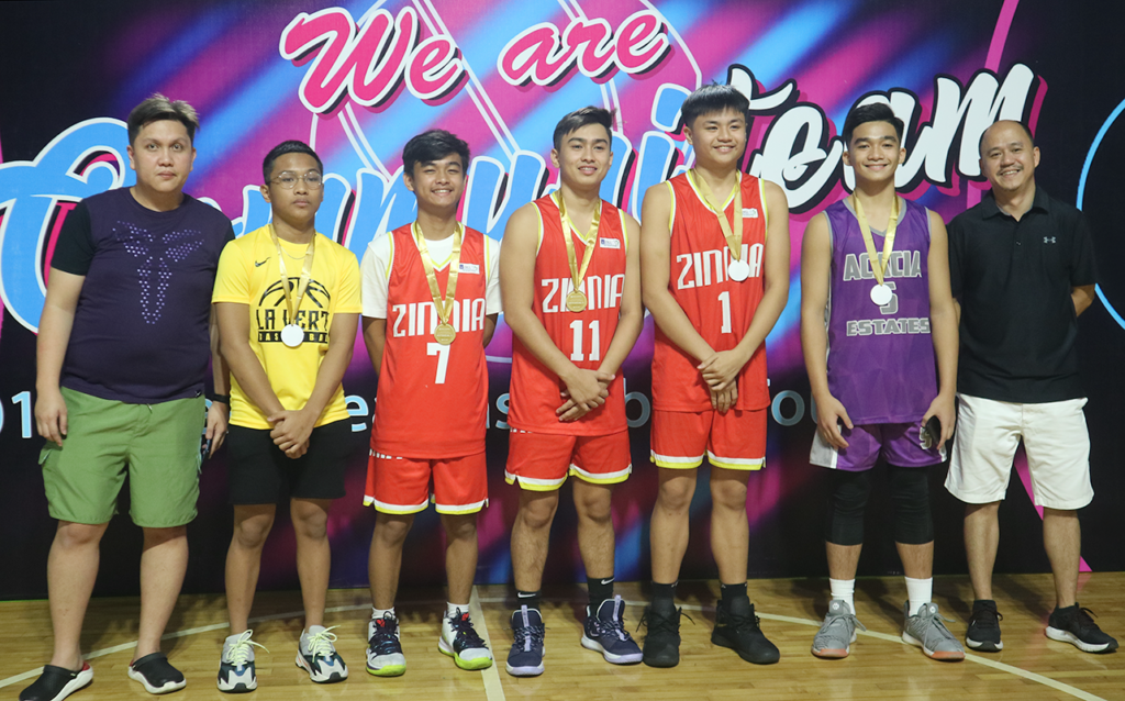 The best in their division: the Juniors Division’s Mythical 5 pose for a photo.