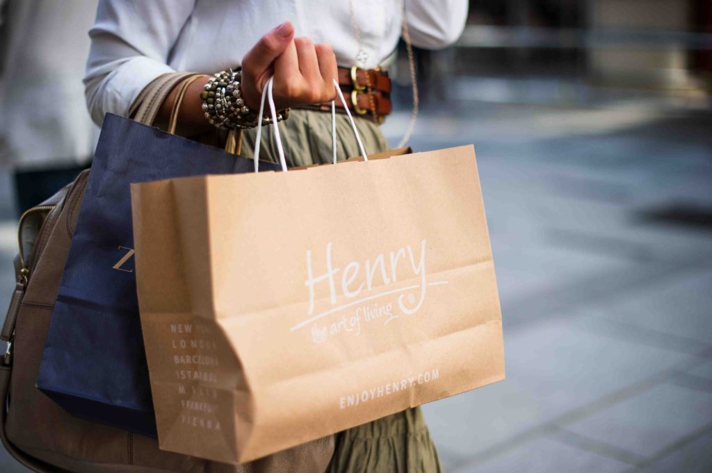 11 Shopping Tips for a Hassle-free Christmas Shopping