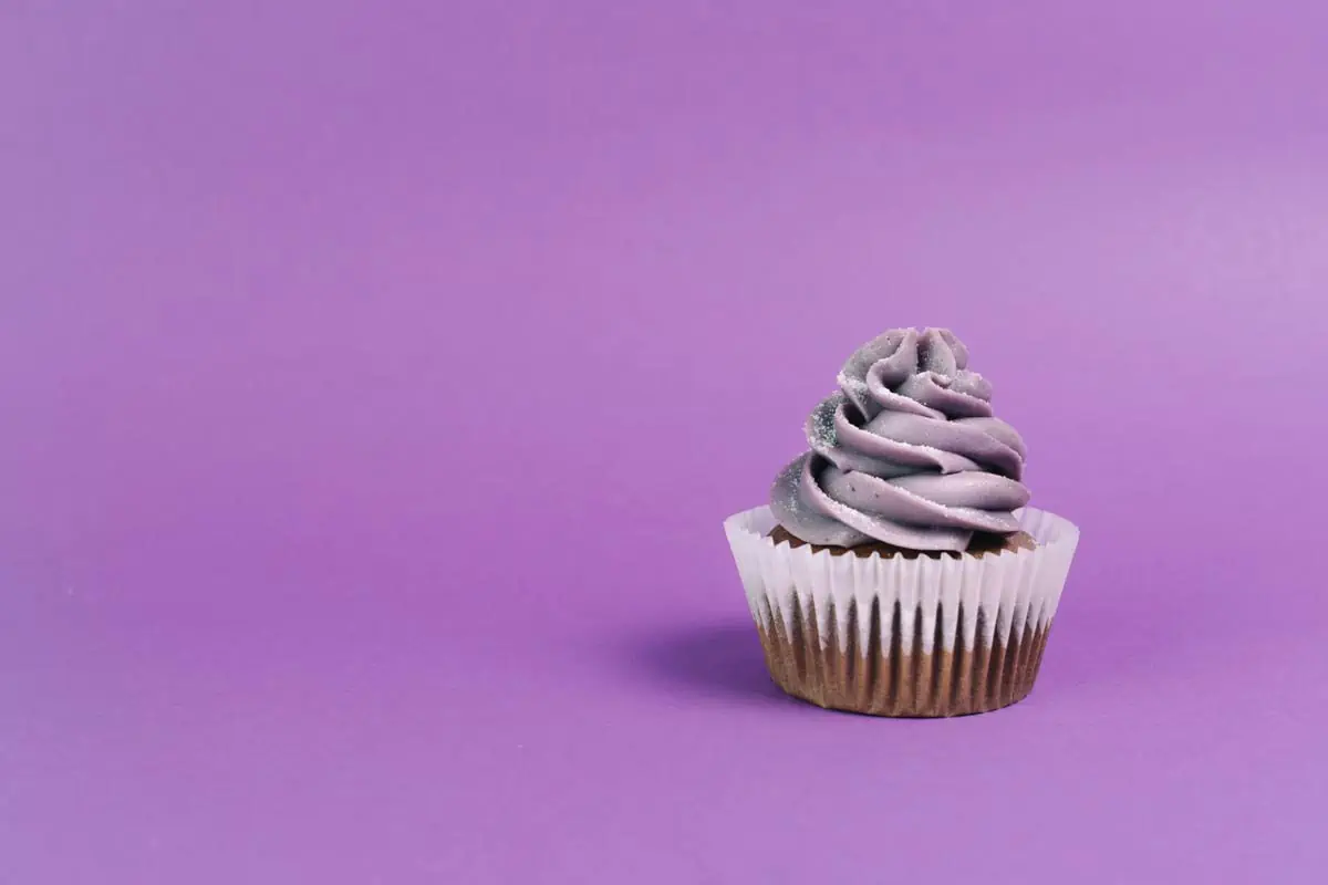 nice muffin violet background