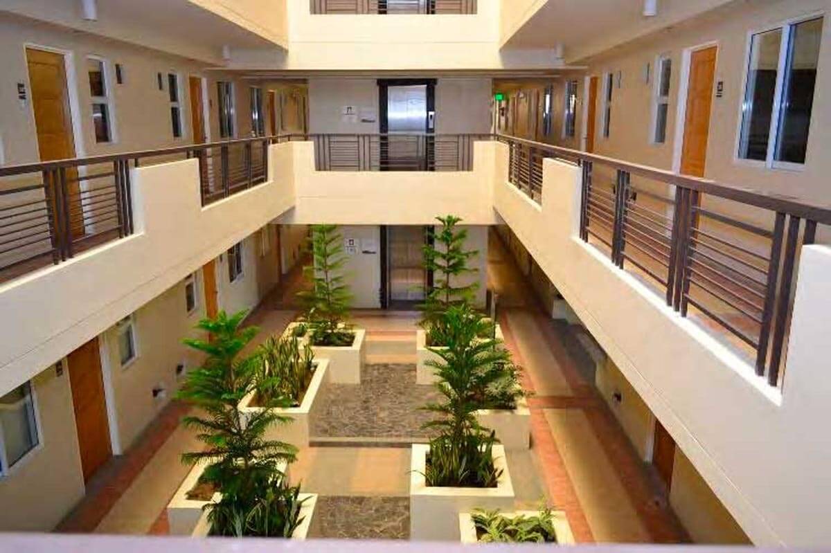 Separate hallways per side