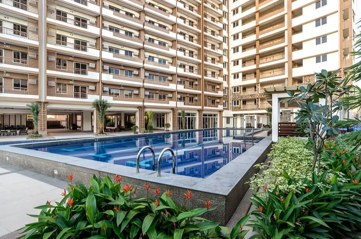 DMCI Homes One Castilla Place lap pool