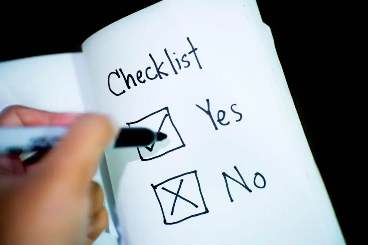 yes or no checklist in notebook
