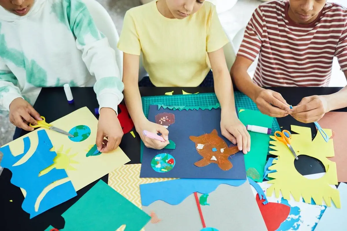 children doing crafting