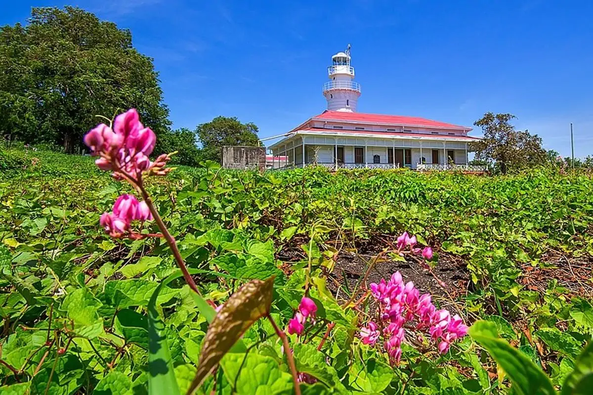 faro de punta de malabrigo