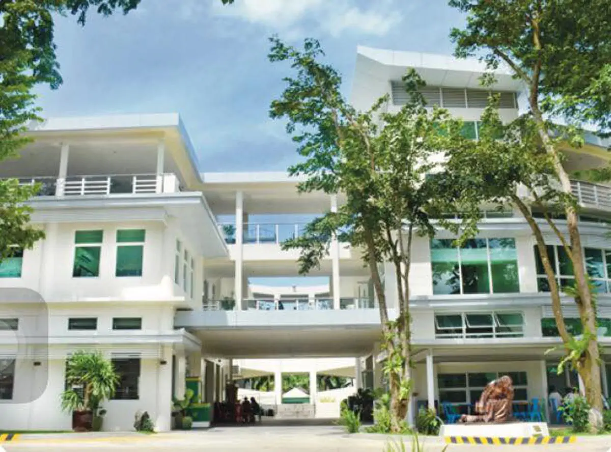 de la salle lipa city