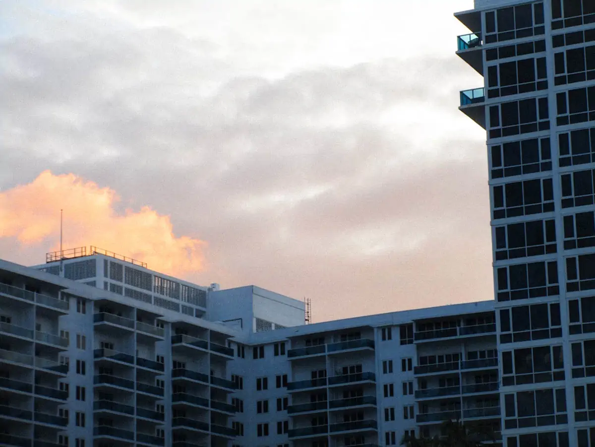 a-tall-building-with-a-sky-in-the-background
