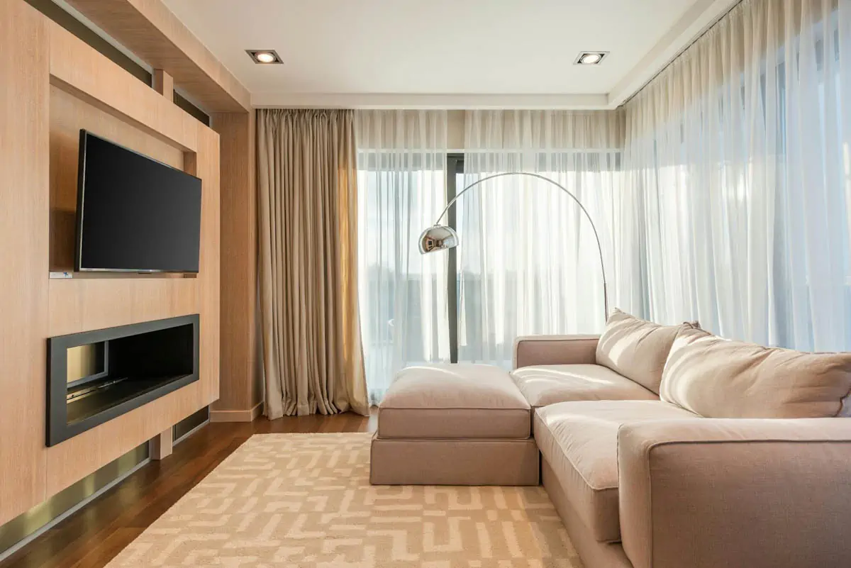 spacious-living-room-with-tv
